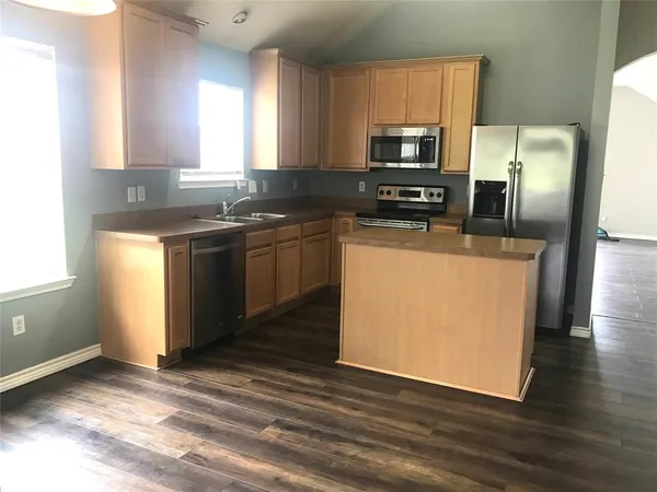 $2,200 | 492 Northbrook Avenue, Oak Point, TX 75068