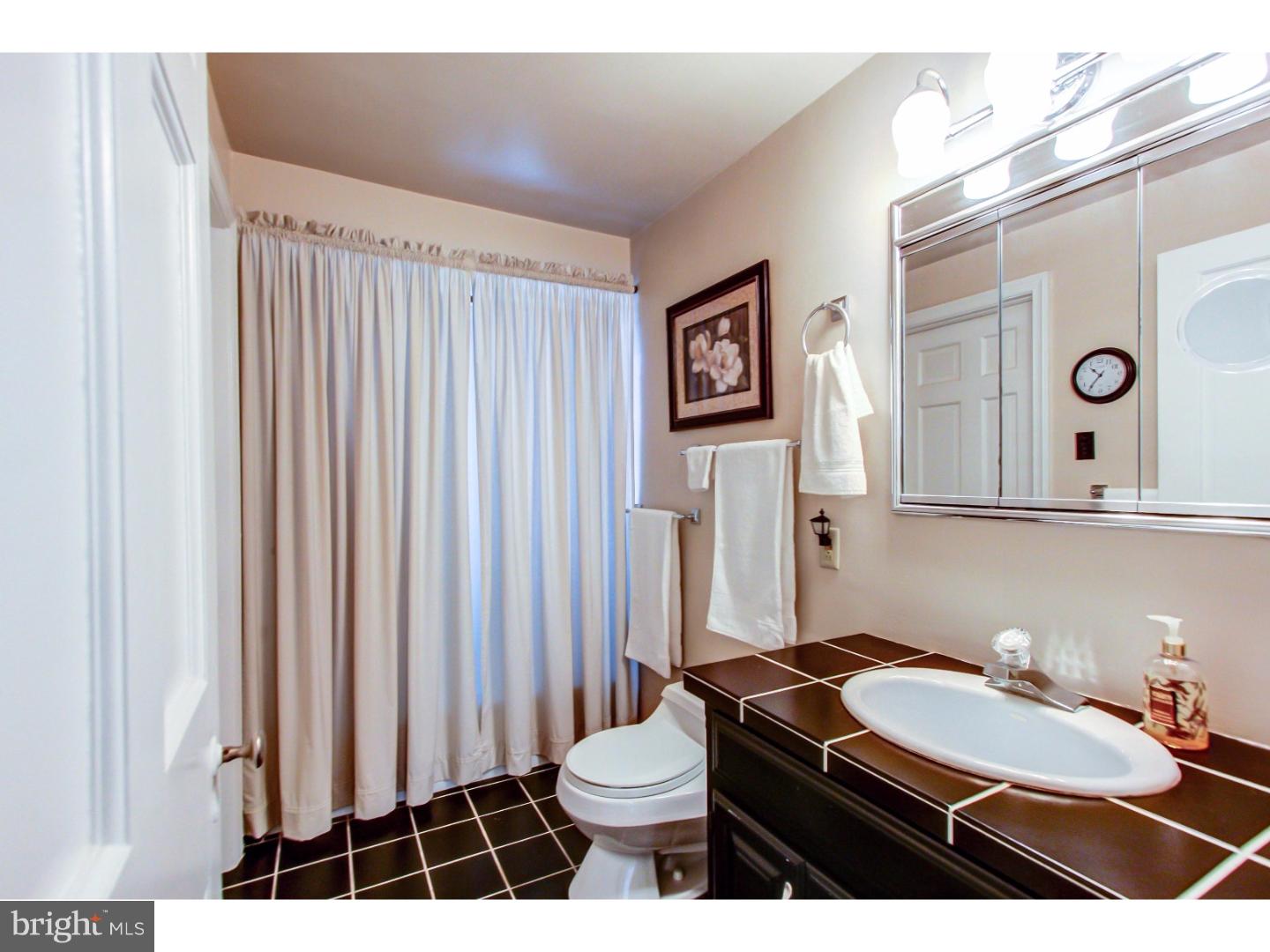 340 Grand View Road Pottstown, PA 19464 - Photo 16 of 23 Bathroom