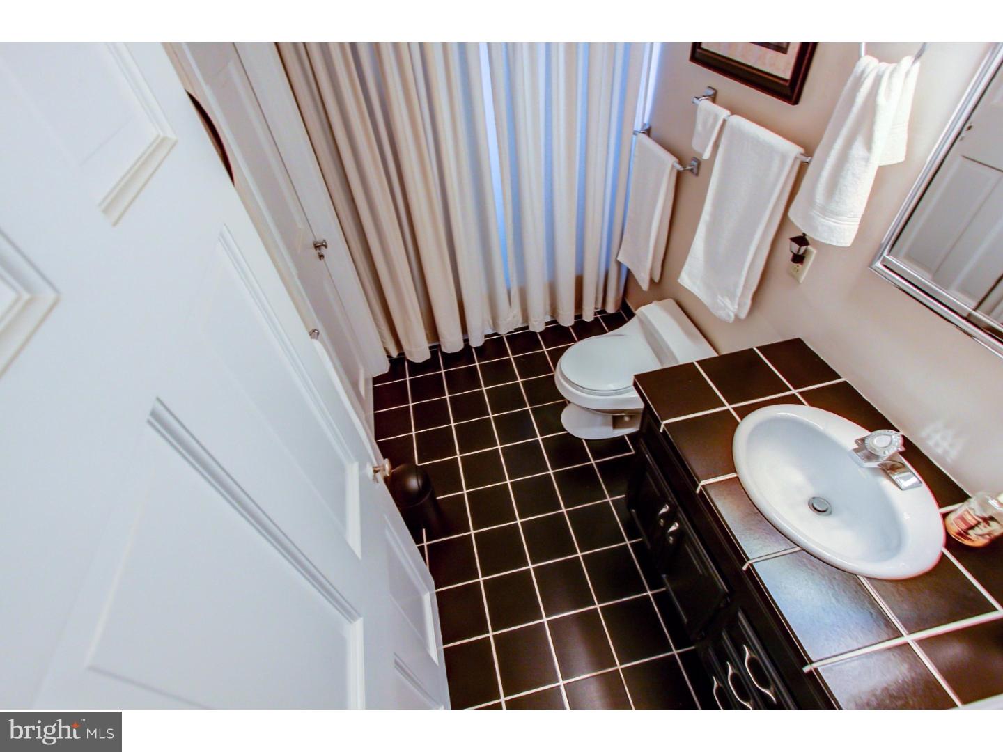 340 Grand View Road Pottstown, PA 19464 - Photo 17 of 23 Bathroom