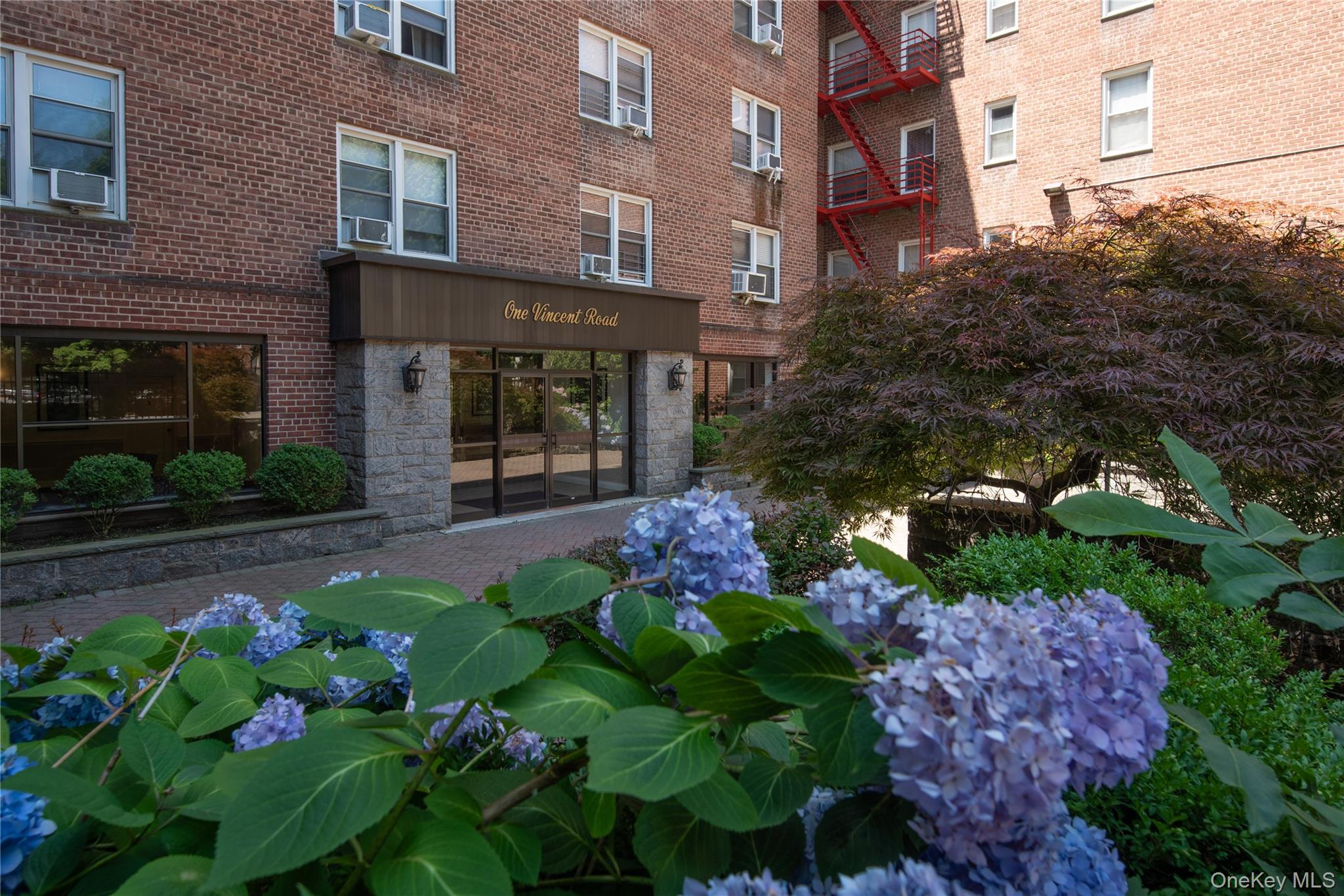 1 Vincent Road, Unit 1C Bronxville, NY 10708 - Photo 5 of 36 Gallery Image 5