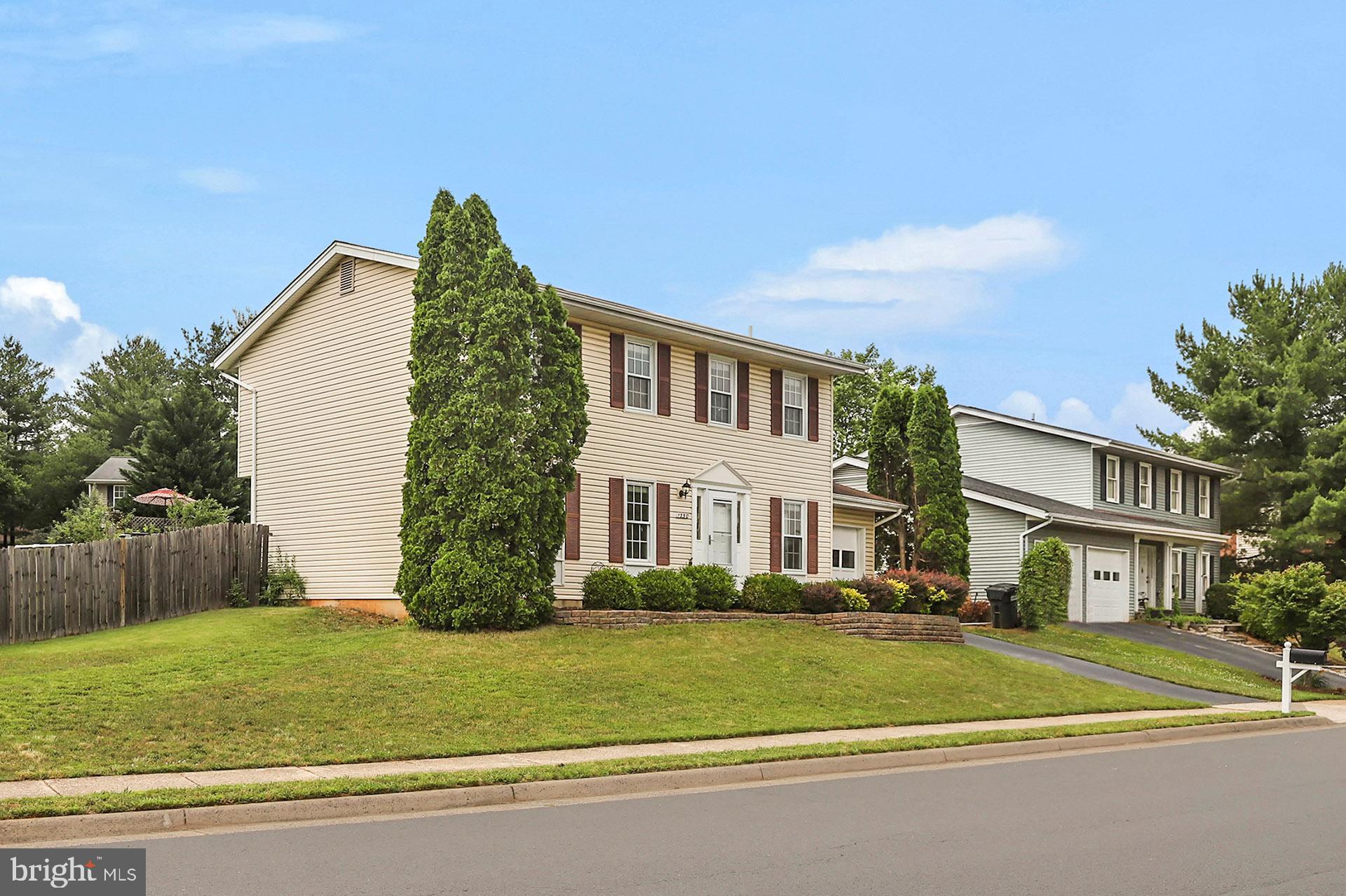 1350 Shallow Ford Road Herndon, VA 20170 - Photo 2 of 37 Gallery Image 2