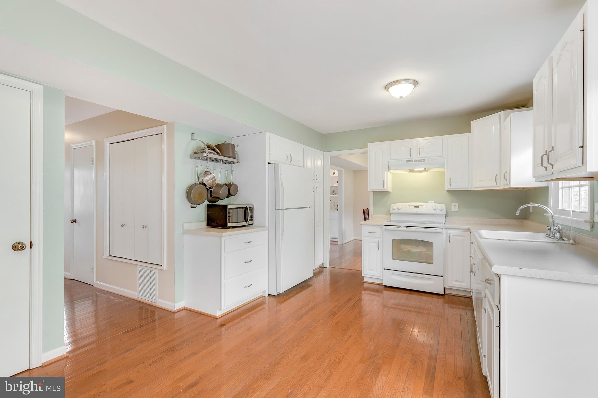 1350 Shallow Ford Road Herndon, VA 20170 - Photo 16 of 37 Gallery Image 16