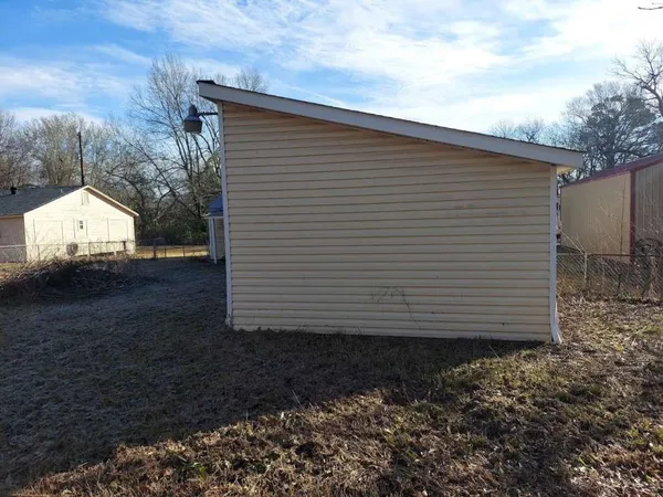 $98,999 | 405 North Lanier Street, New Boston, TX 75570