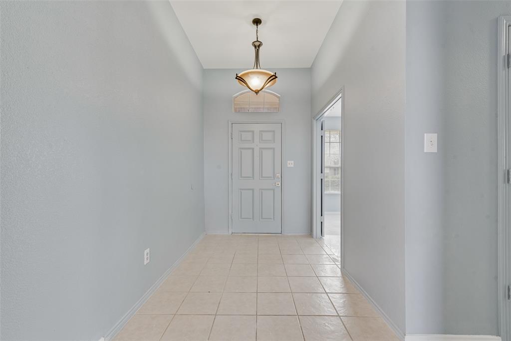 2830 Rochester Court Grand Prairie, TX 75052 - Photo 3 of 19