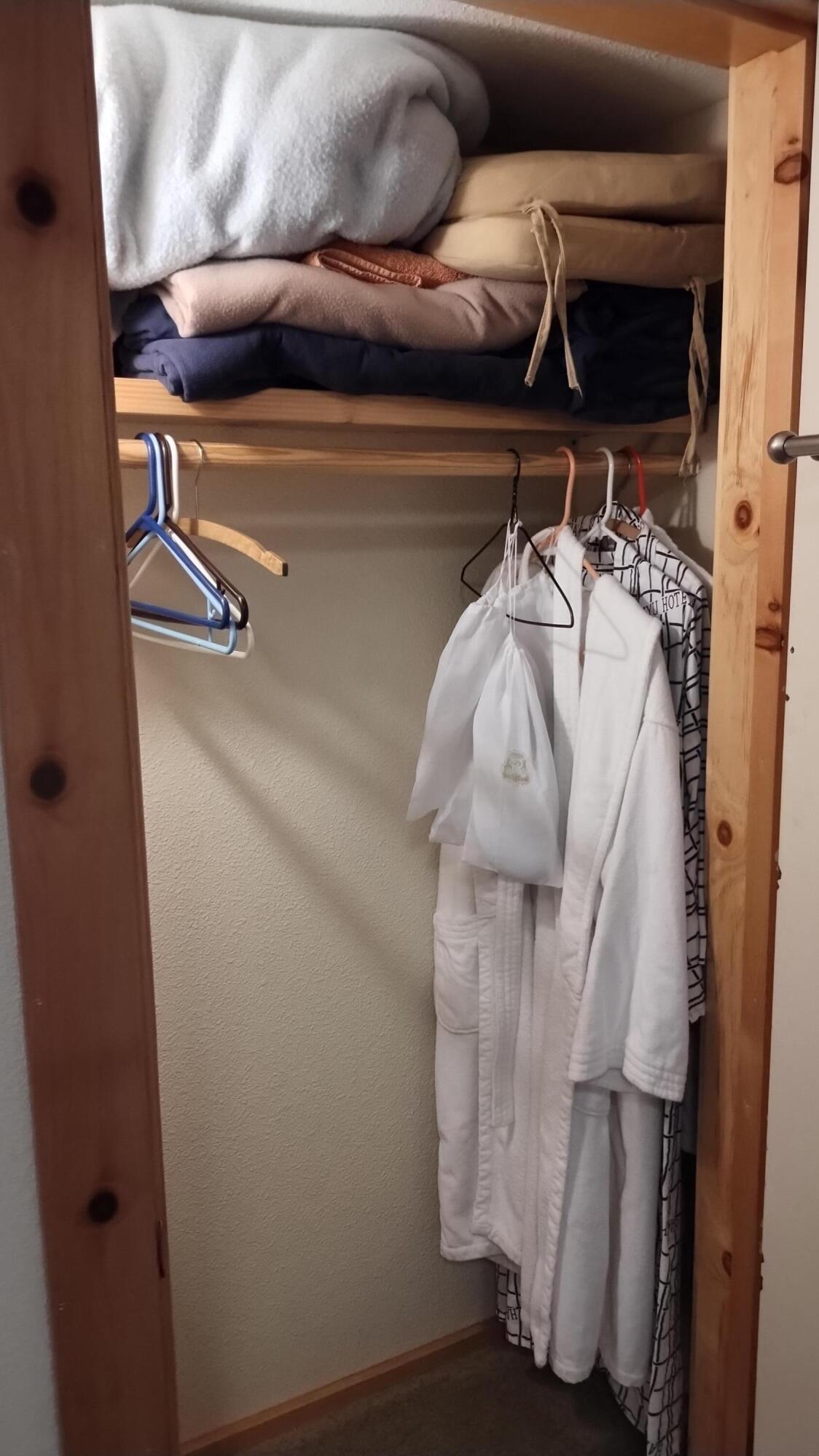 339 View Drive Springville, CA 93265 - Photo 72 of 109 71-Bedroom 3 closet