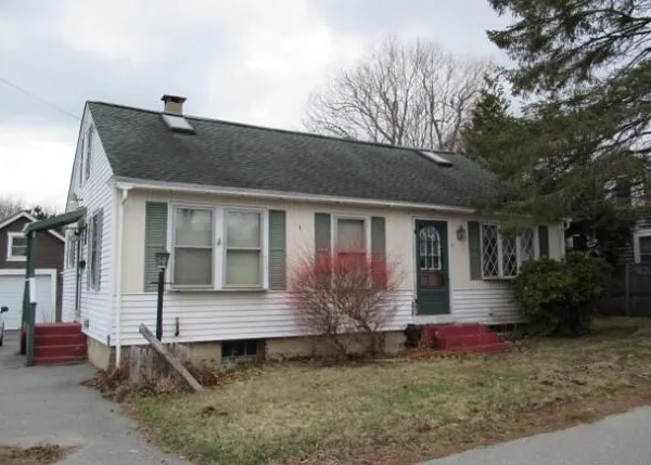 $274,900 | 9 Norris Street, Searsport, ME 04974