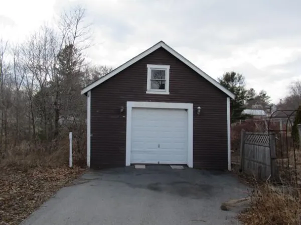 $274,900 | 9 Norris Street, Searsport, ME 04974
