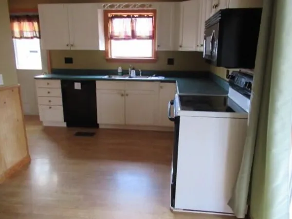 $274,900 | 9 Norris Street, Searsport, ME 04974