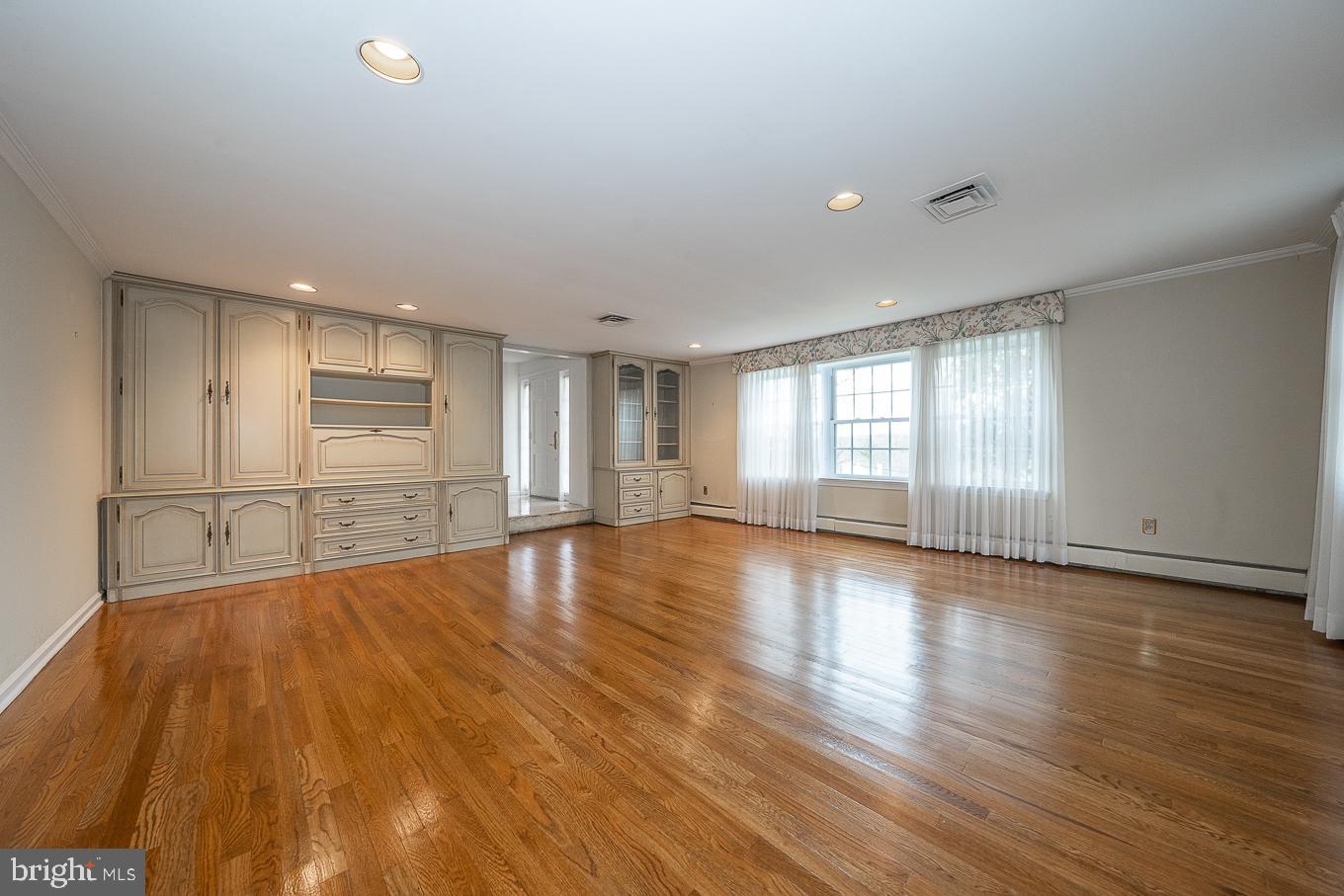 315 Saybrook Road Villanova, PA 19085 - Photo 11 of 79 Living Room
