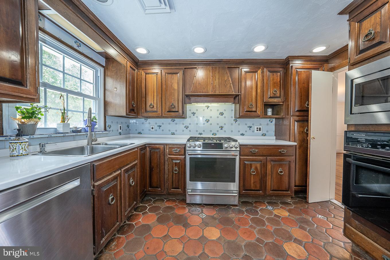 315 Saybrook Road Villanova, PA 19085 - Photo 19 of 79 Kitchen