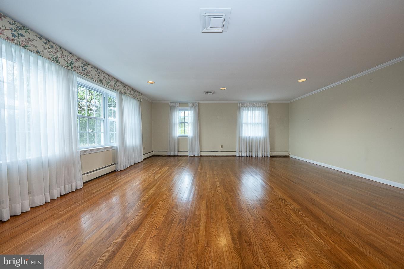 315 Saybrook Road Villanova, PA 19085 - Photo 9 of 79 Living Room