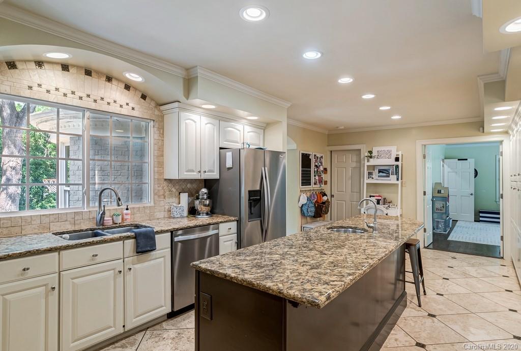 5200 Hillingdon Road Charlotte, NC 28226 - Photo 12 of 41