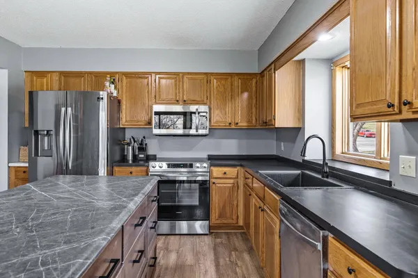 $420,000 | 16408 Griffon Trail, Lakeville, MN 55044