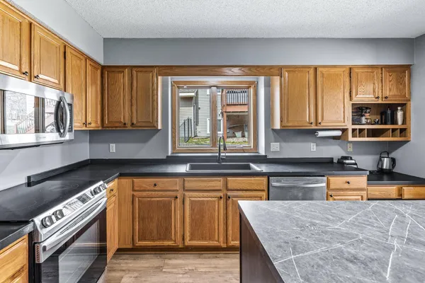 $420,000 | 16408 Griffon Trail, Lakeville, MN 55044