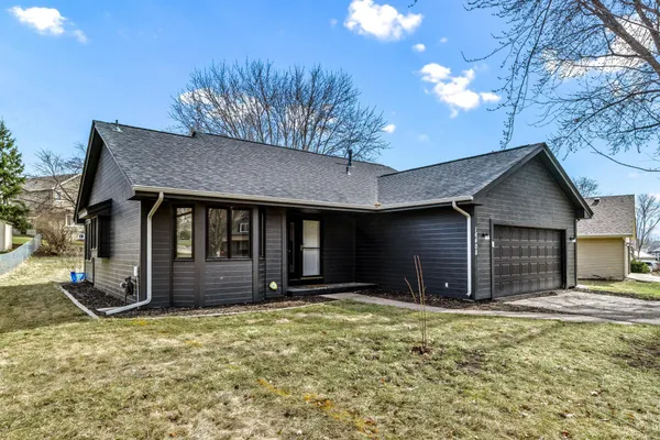 $420,000 | 16408 Griffon Trail, Lakeville, MN 55044