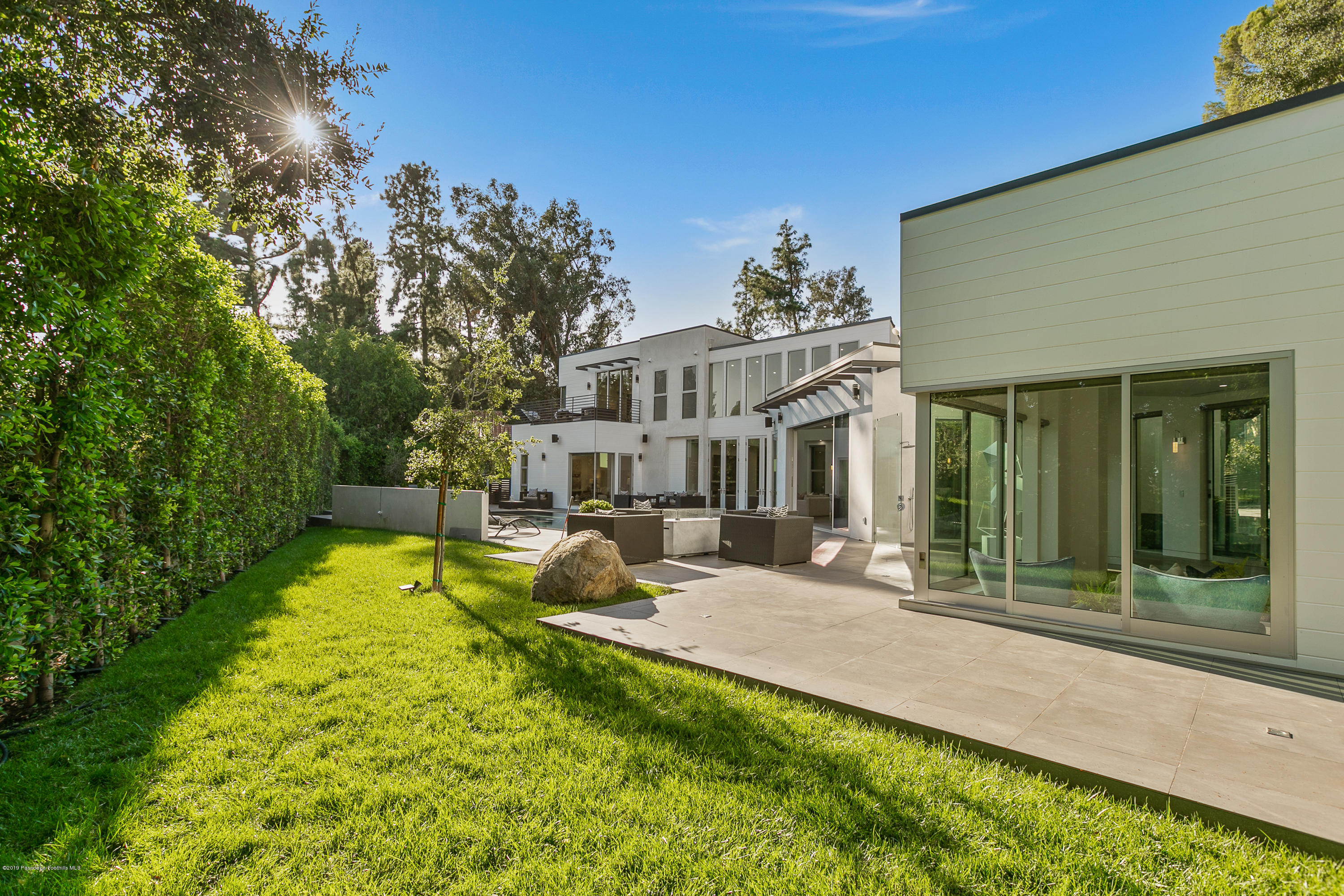 4402 Wasatch Drive La Canada Flintridge, CA 91011 - Photo 38 of 62 a view of a house with swimming pool and sitting area