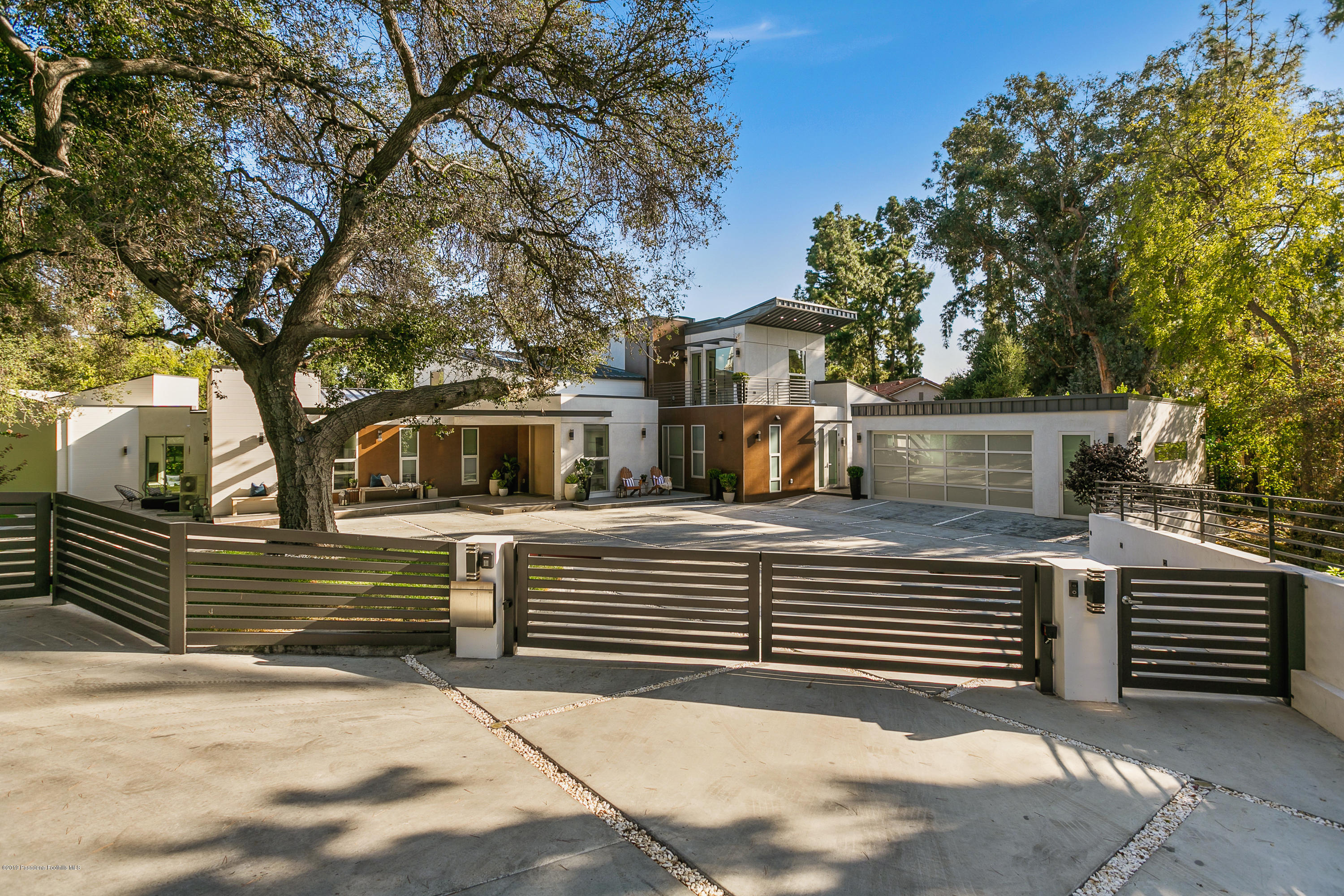 4402 Wasatch Drive La Canada Flintridge, CA 91011 - Photo 61 of 62 a front view of a house with a garage