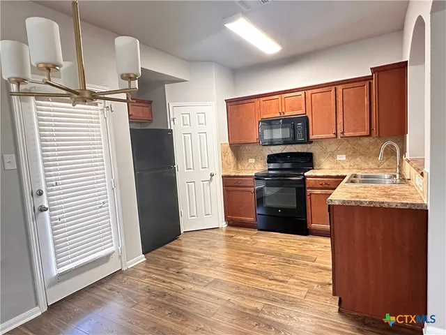 $1,825 | 417 Capistrano Drive, San Marcos, TX 78666