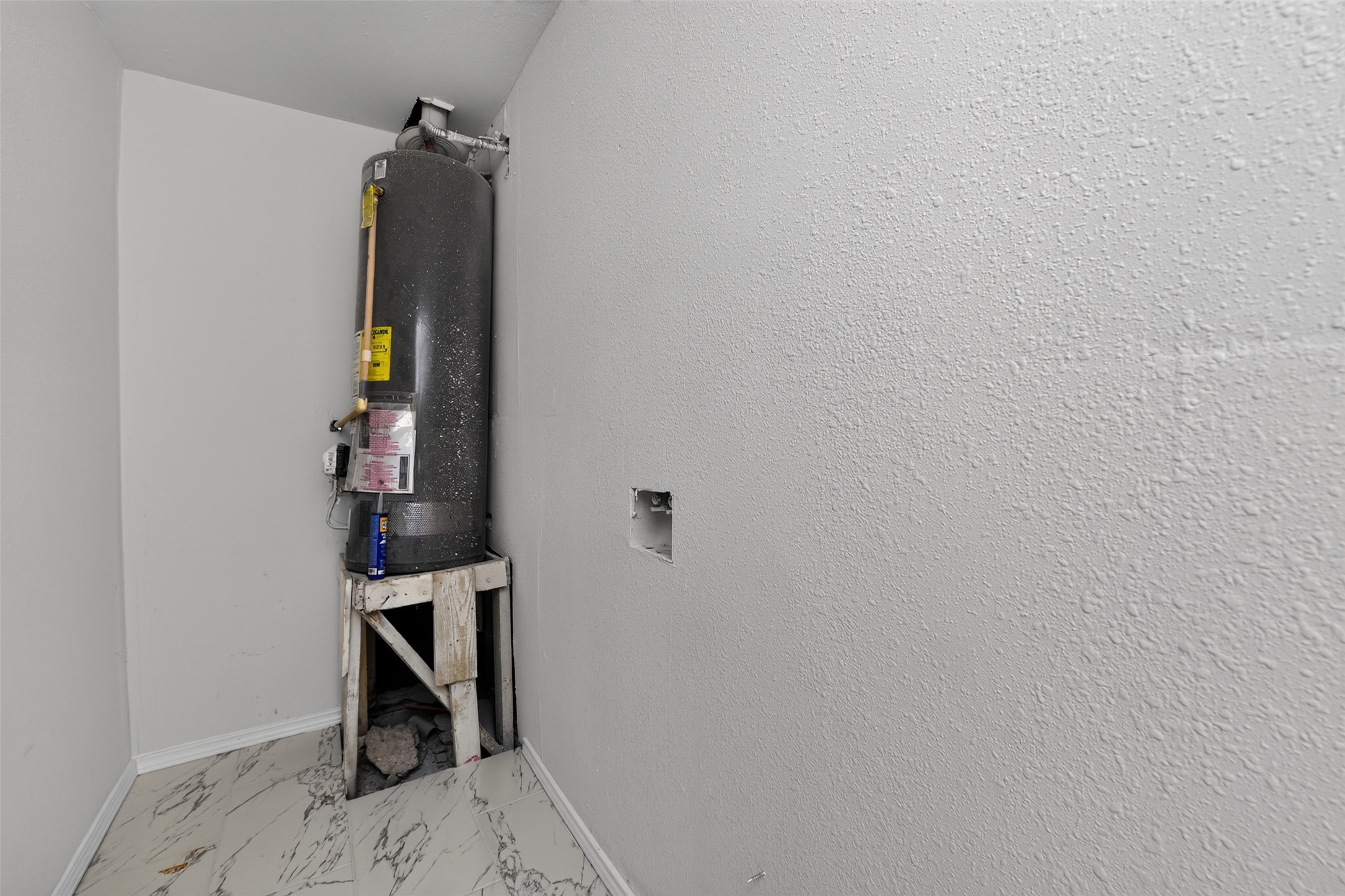 3318 Ripplebrook Drive Houston, TX 77045 - Photo 27 of 38 Gallery Image 27