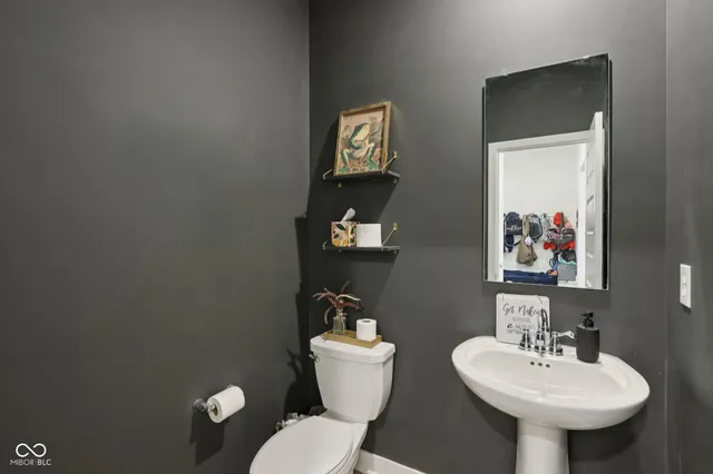 $434,999 | 7118 Estes Drive, Indianapolis, IN 46239