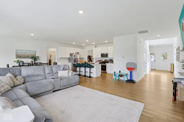 $434,999 | 7118 Estes Drive, Indianapolis, IN 46239