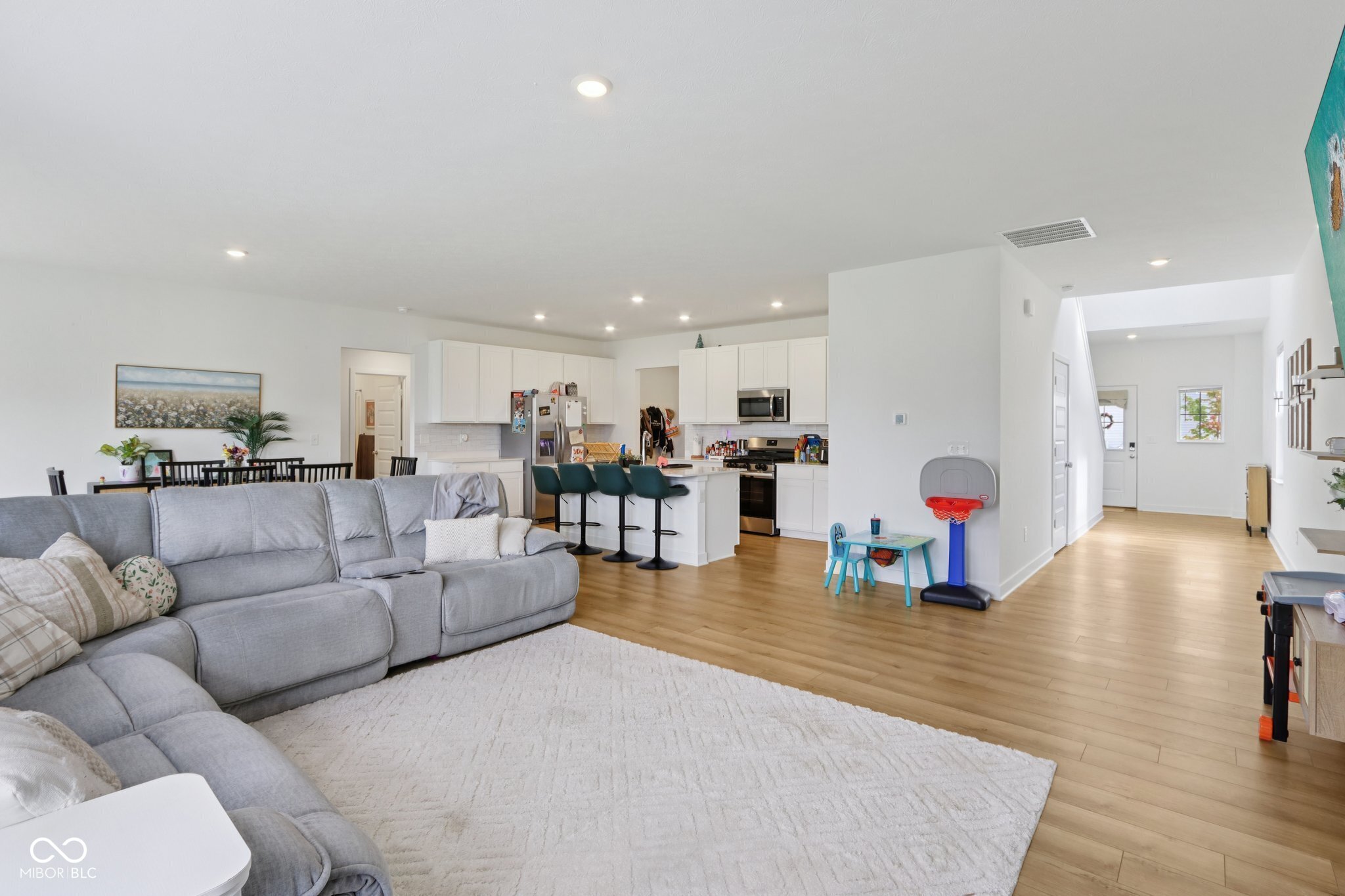 7118 Estes Drive Indianapolis, IN 46239 - Photo 6 of 47