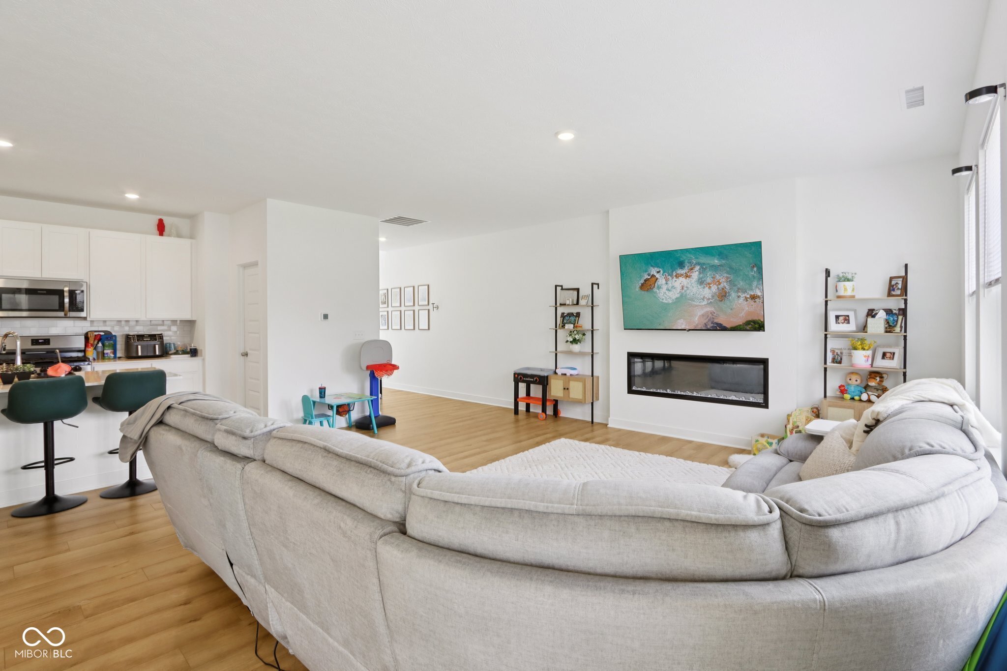 7118 Estes Drive Indianapolis, IN 46239 - Photo 8 of 47