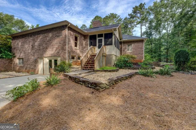 $599,000 | 534 Harbour Shores Drive, Jackson, GA 30233
