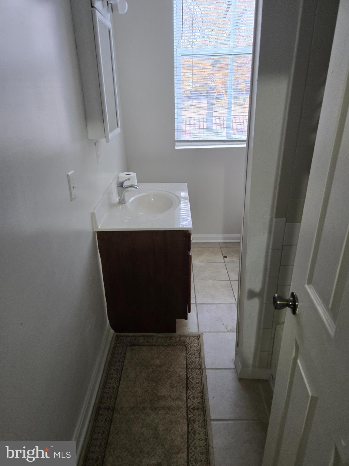 401 O Street Northwest Washington, DC 20001 - Photo 18 of 41 a room with a sink