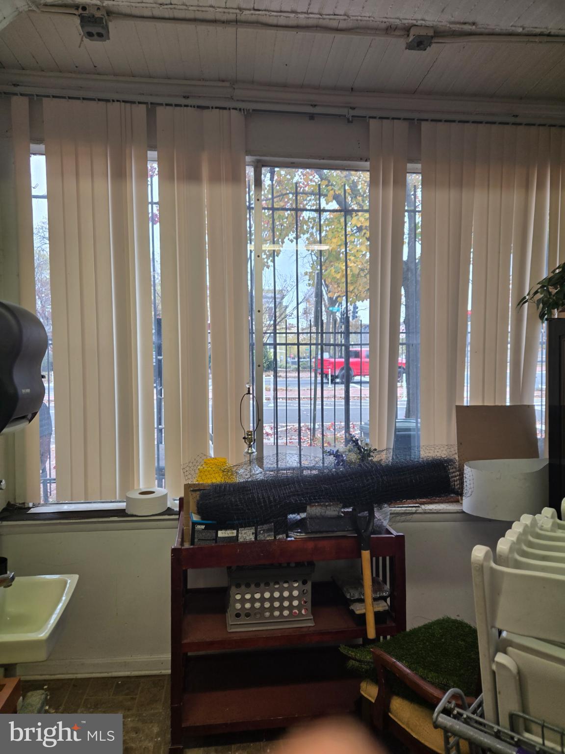 401 O Street Northwest Washington, DC 20001 - Photo 4 of 41 a bathroom with a sink a mirror and next to a window