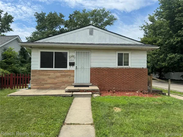 $119,900 | 18513 Centralia, Redford, MI 48240