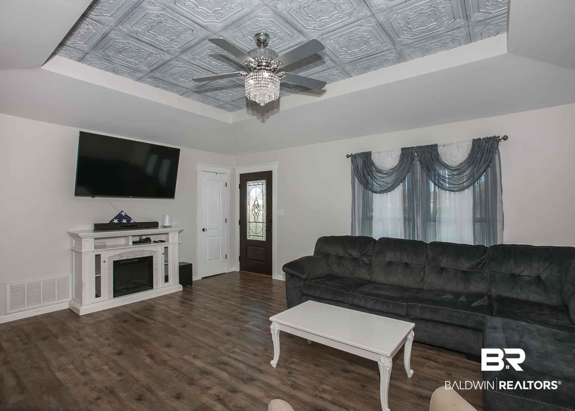 19 Magnolia Circle Foley, AL 36535 - Photo 9 of 34 Living Room