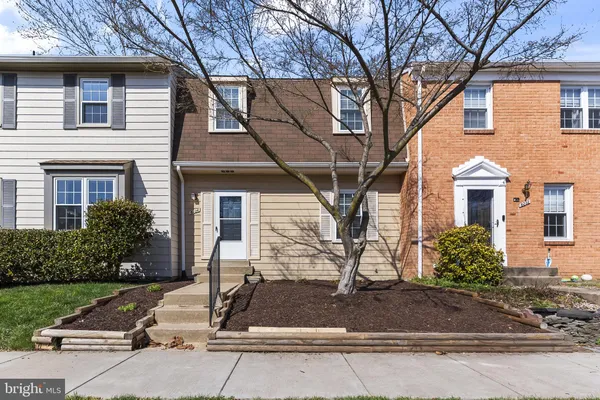 $2,600 | 8234 Stationhouse Court, Lorton, VA 22079