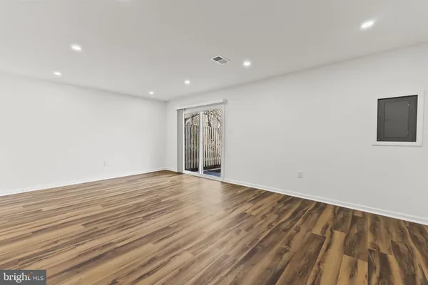 $2,600 | 8234 Stationhouse Court, Lorton, VA 22079