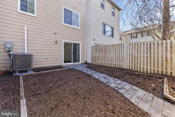 $2,600 | 8234 Stationhouse Court, Lorton, VA 22079