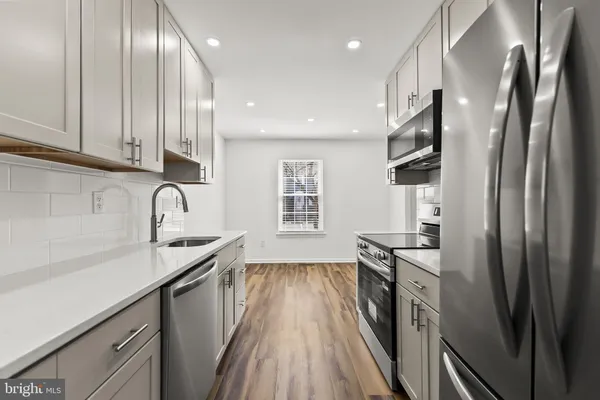 $2,600 | 8234 Stationhouse Court, Lorton, VA 22079