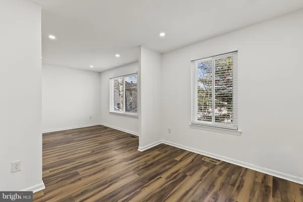 $2,600 | 8234 Stationhouse Court, Lorton, VA 22079