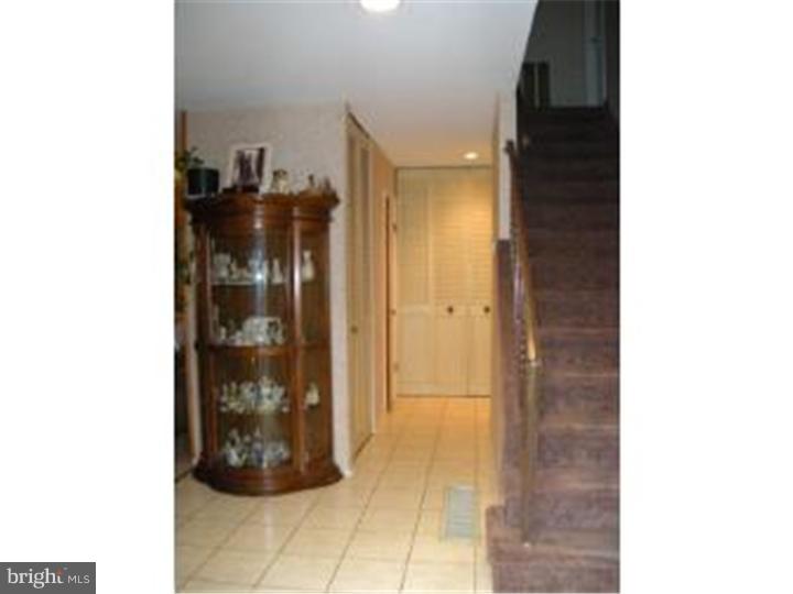 104 Rennard Terrace Philadelphia, PA 19116 - Photo 12 of 15 Foyer
