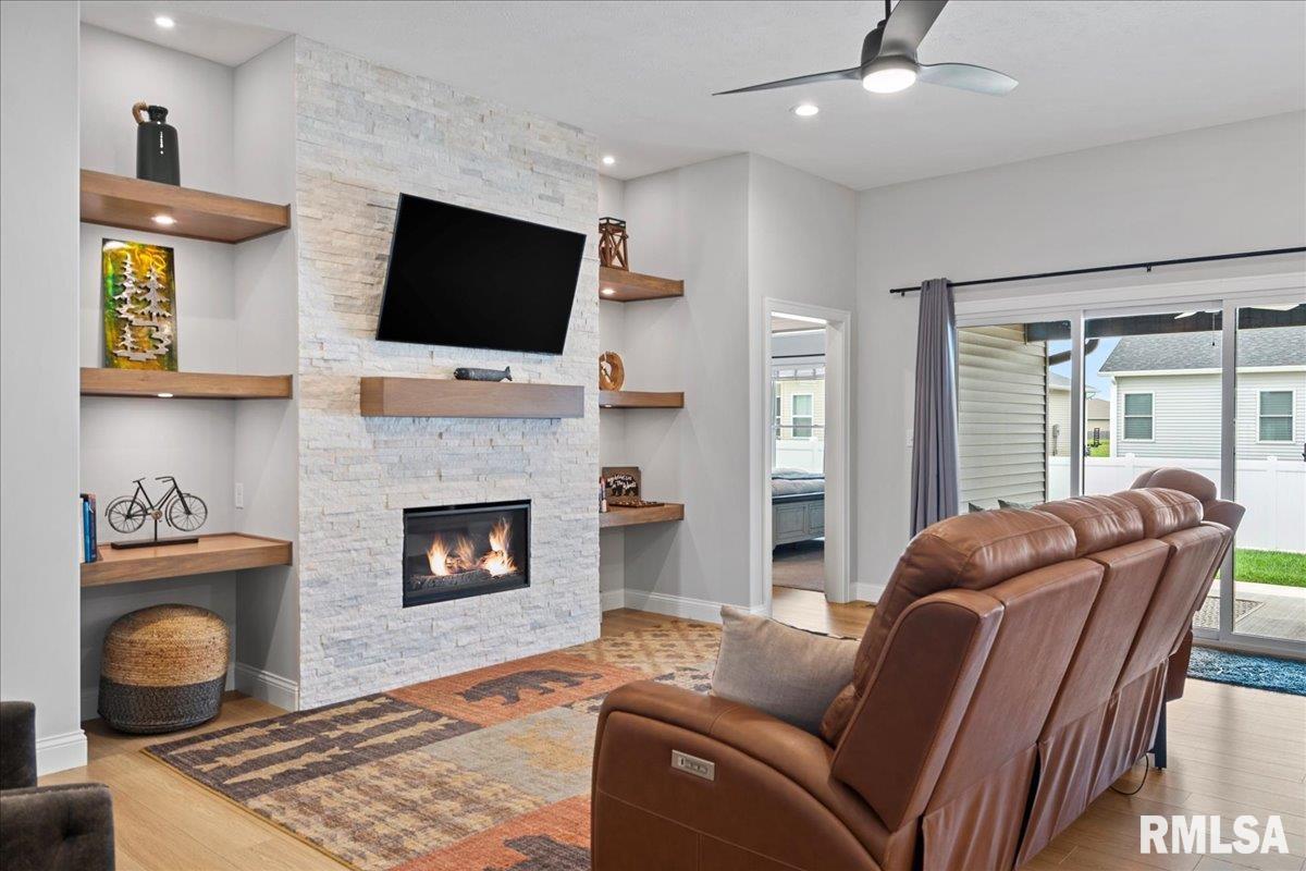4617 Boone Drive Springfield, IL 62711 - Photo 4 of 37