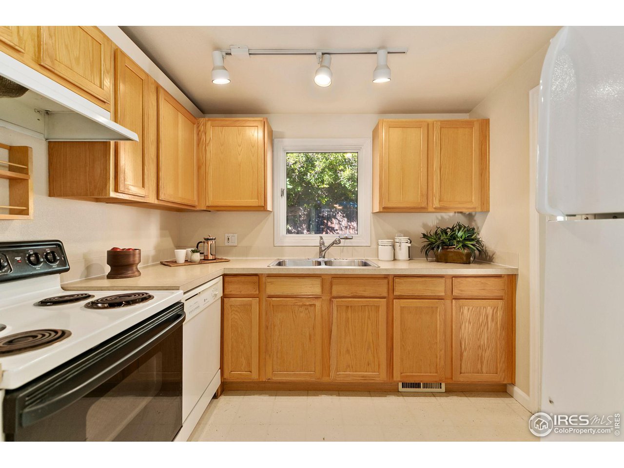 123 Fishback Avenue Fort Collins, CO 80521 - Photo 12 of 38 Gallery Image 12