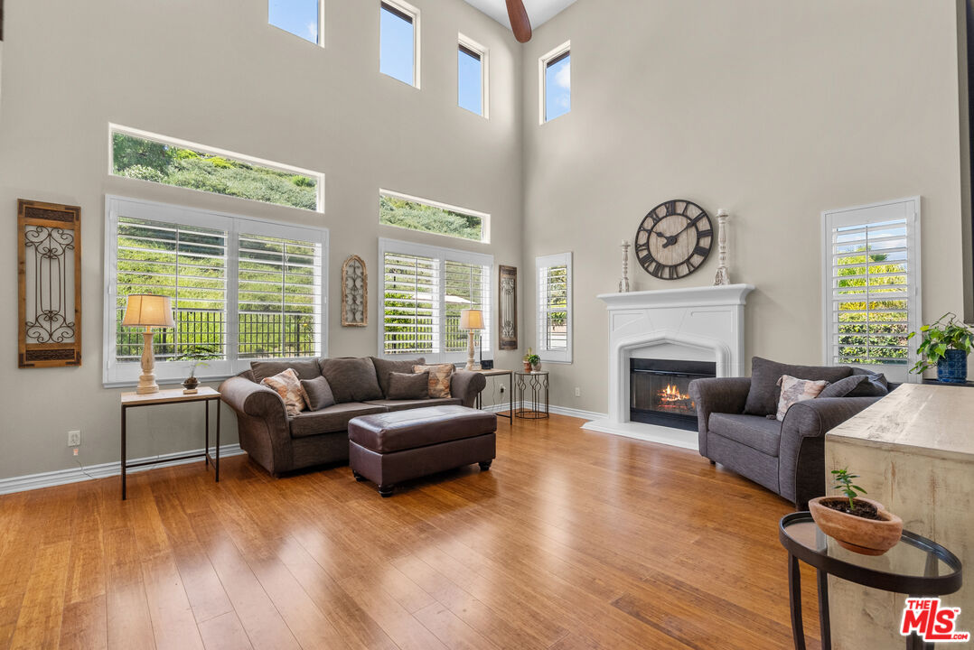 25618 Henley Way Stevenson Ranch, CA 91381 - Photo 15 of 47