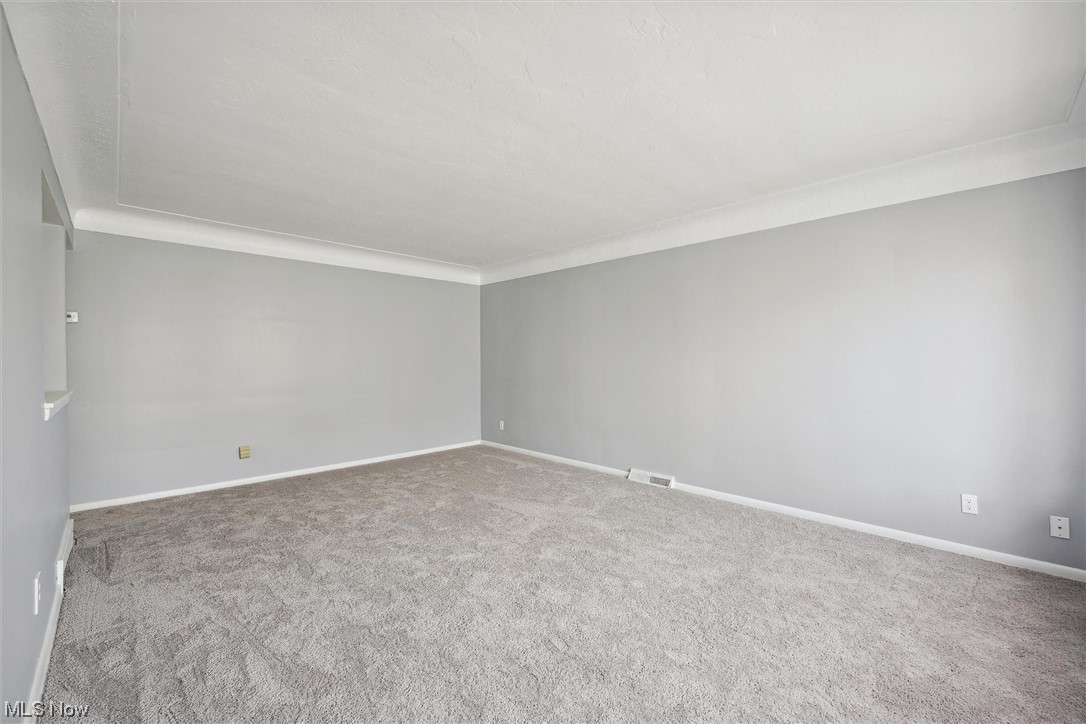 2123 Lorimer Road Cleveland, OH 44134 - Photo 5 of 23