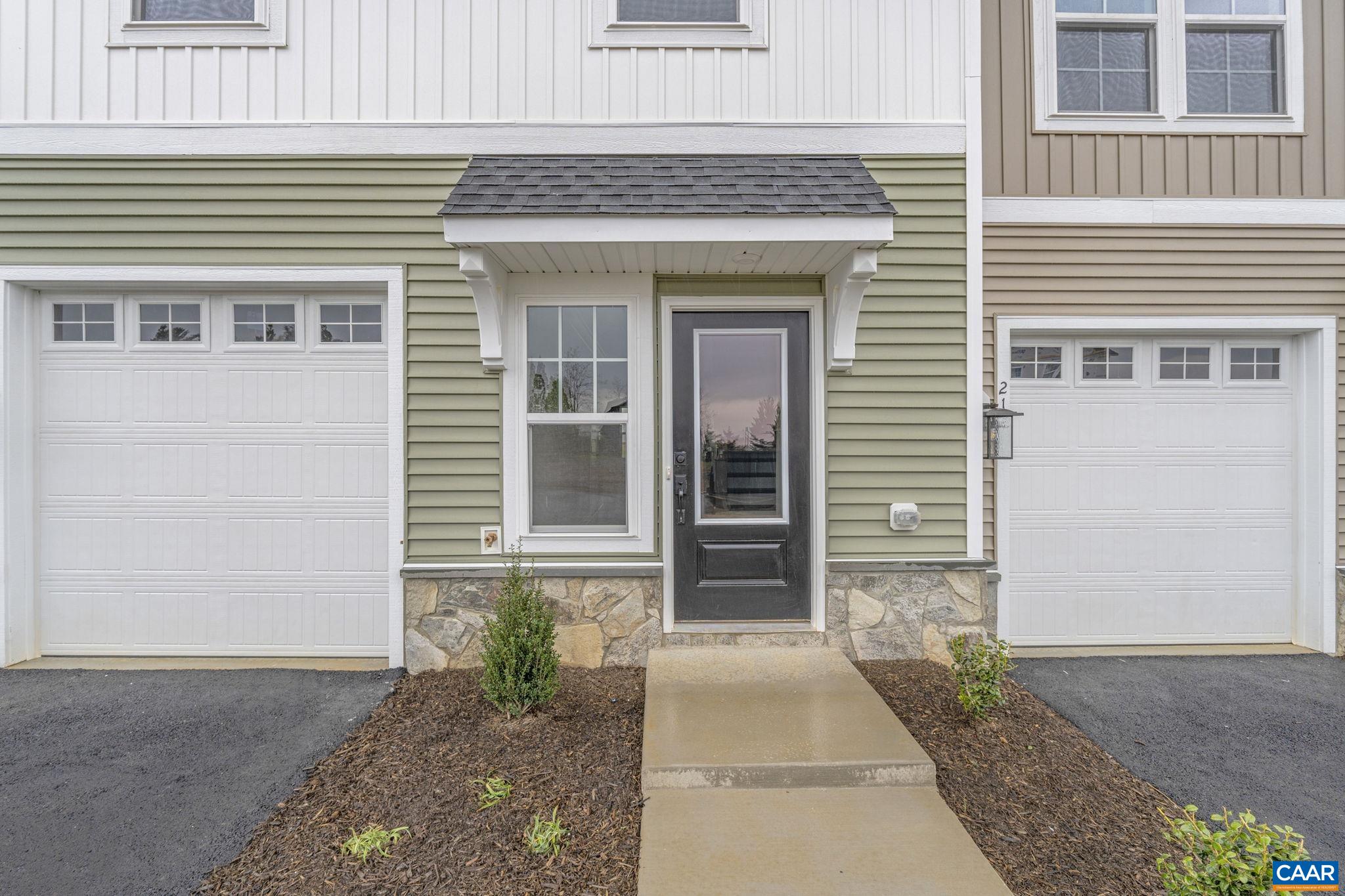 216 Springdale Road Waynesboro, VA 22980 - Photo 4 of 39 Gallery Image 4
