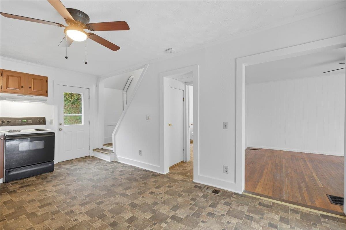 3 Aiken Street Barre, VT 05641 - Photo 11 of 36