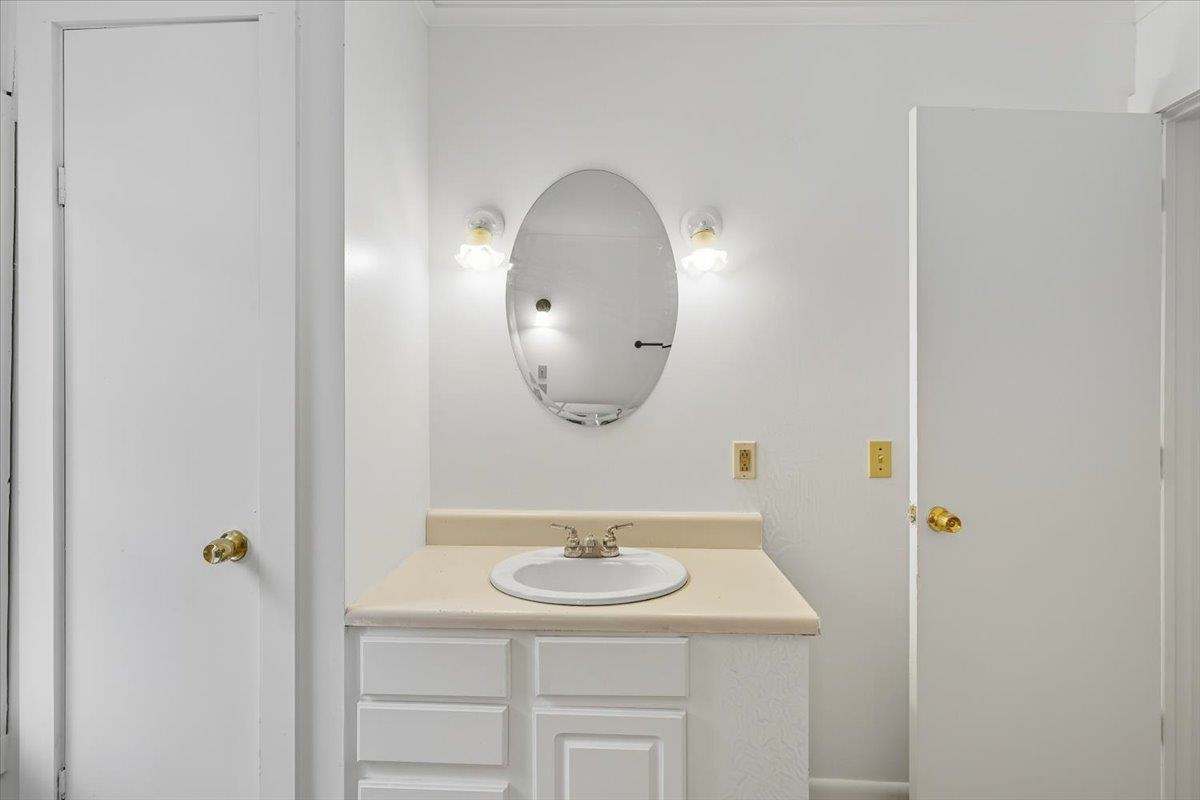 3 Aiken Street Barre, VT 05641 - Photo 20 of 36