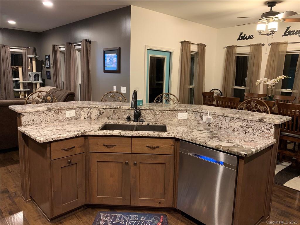 103 Mariners Bluff Road York, SC 29745 - Photo 11 of 25 Gallery Image 11