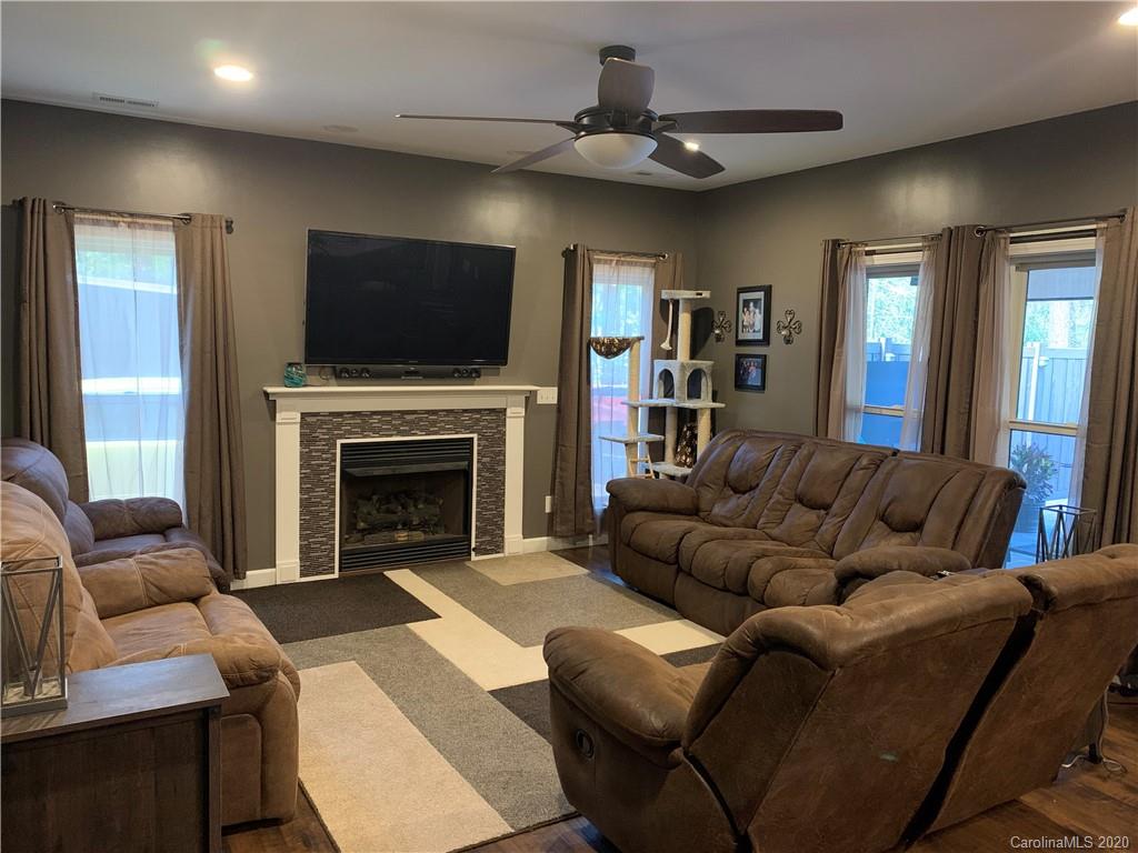 103 Mariners Bluff Road York, SC 29745 - Photo 13 of 25 Gallery Image 13