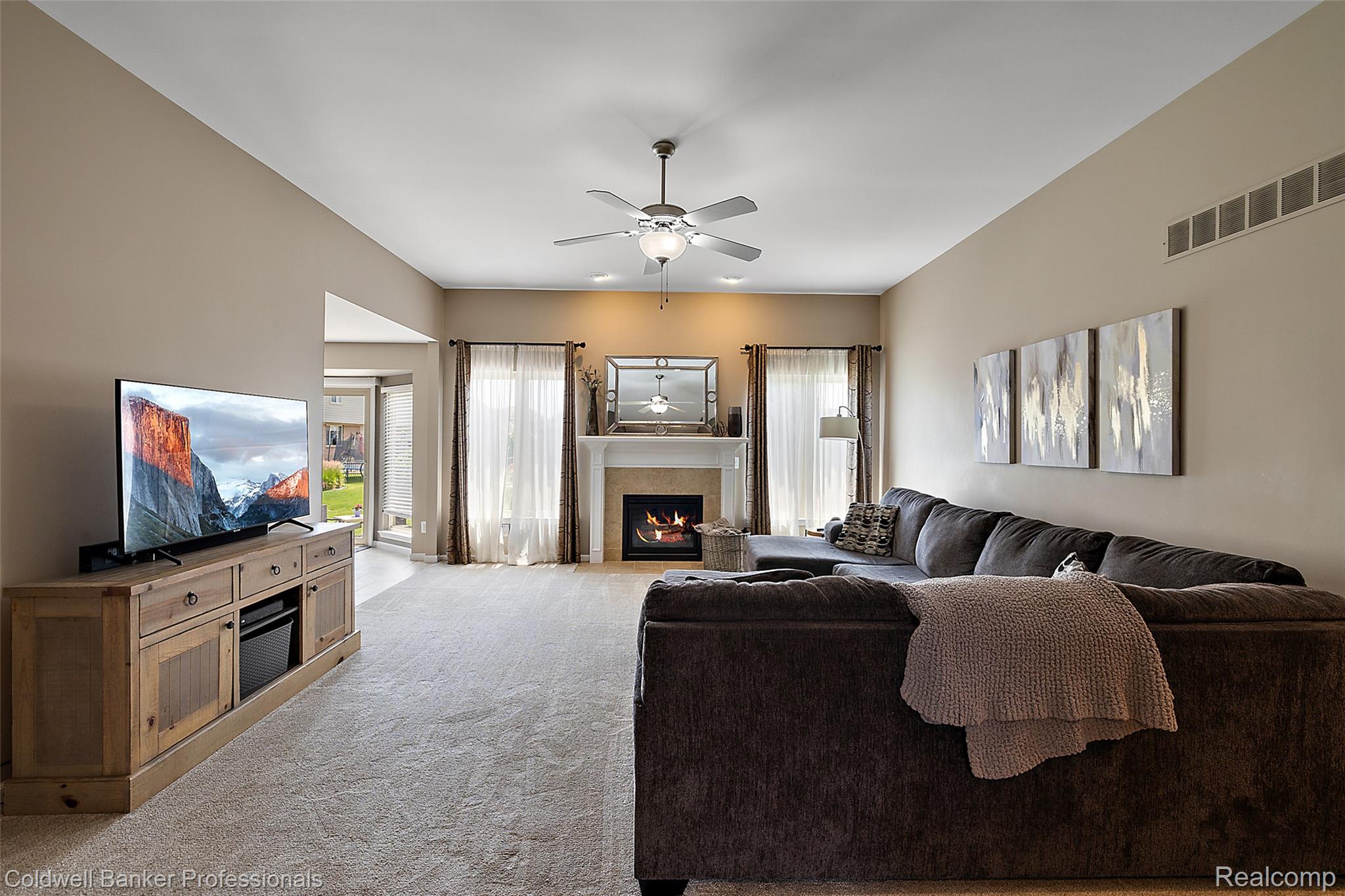 16532 Moore Park Road Macomb, MI 48044 - Photo 8 of 28