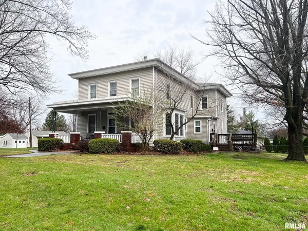 $225,000 | 107 West Hill Street, Eureka, IL 61530