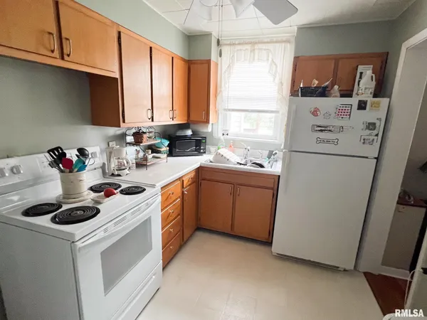 $225,000 | 107 West Hill Street, Eureka, IL 61530